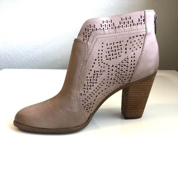 NWT VINCE CAMUTO Frasitta Ankle Booties Taupe Suede Perforated Lace 11 MSRP $225 - Picture 2 of 9